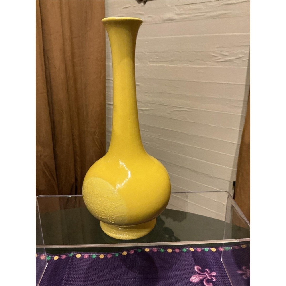 Royal Haeger Textured Lava Vase w/ Lemon Peel Glaze 1970s Vintage 10" Tall‎